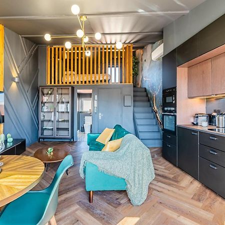 LOFT EN VILLE - Duplex Terrasse coeur historique avec vue dégagée&Parking souterrain Offert La Ciotat Esterno foto