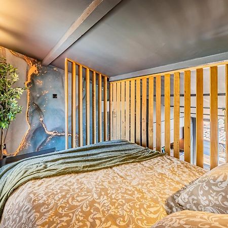 LOFT EN VILLE - Duplex Terrasse coeur historique avec vue dégagée&Parking souterrain Offert La Ciotat Esterno foto