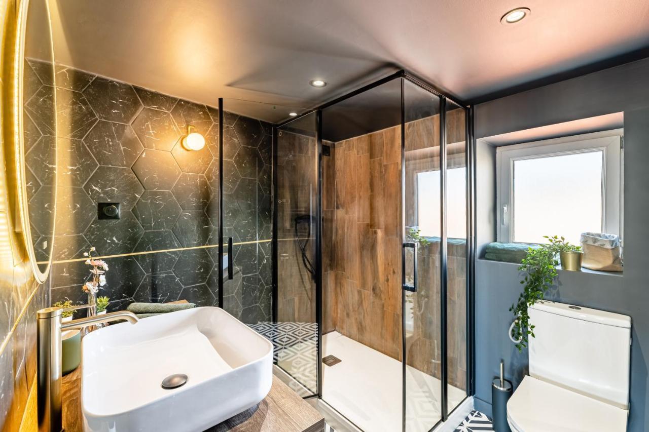 LOFT EN VILLE - Duplex Terrasse coeur historique avec vue dégagée&Parking souterrain Offert La Ciotat Esterno foto