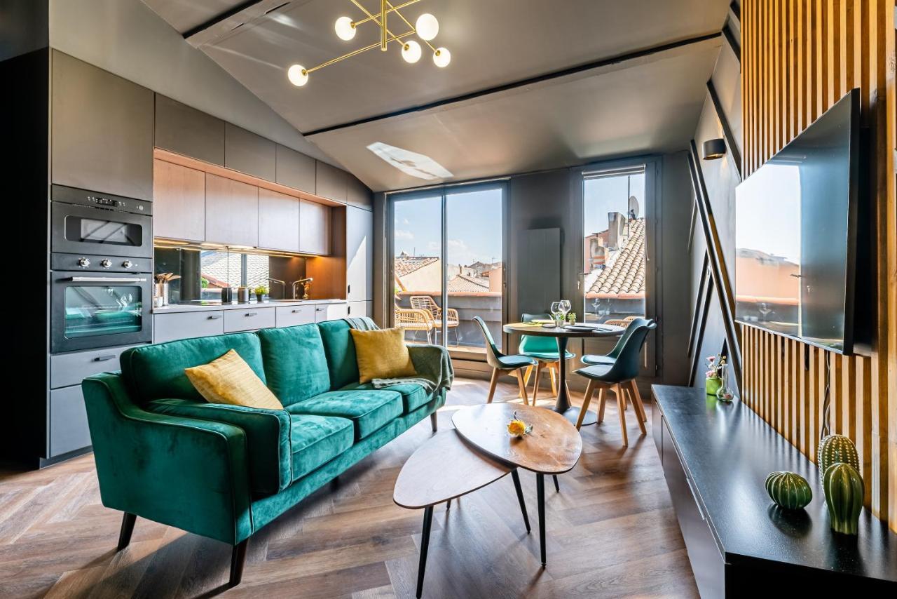 LOFT EN VILLE - Duplex Terrasse coeur historique avec vue dégagée&Parking souterrain Offert La Ciotat Esterno foto