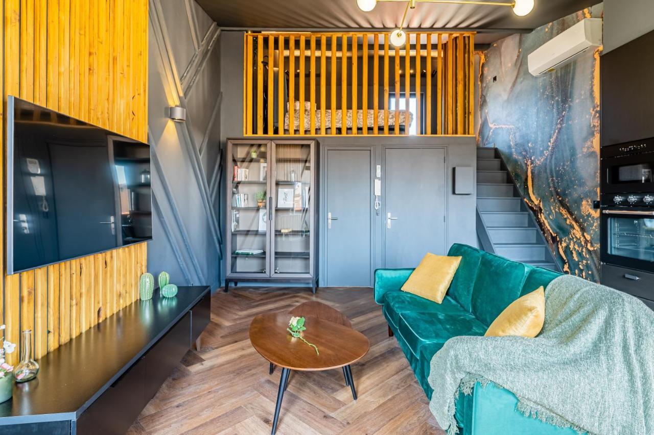 LOFT EN VILLE - Duplex Terrasse coeur historique avec vue dégagée&Parking souterrain Offert La Ciotat Esterno foto