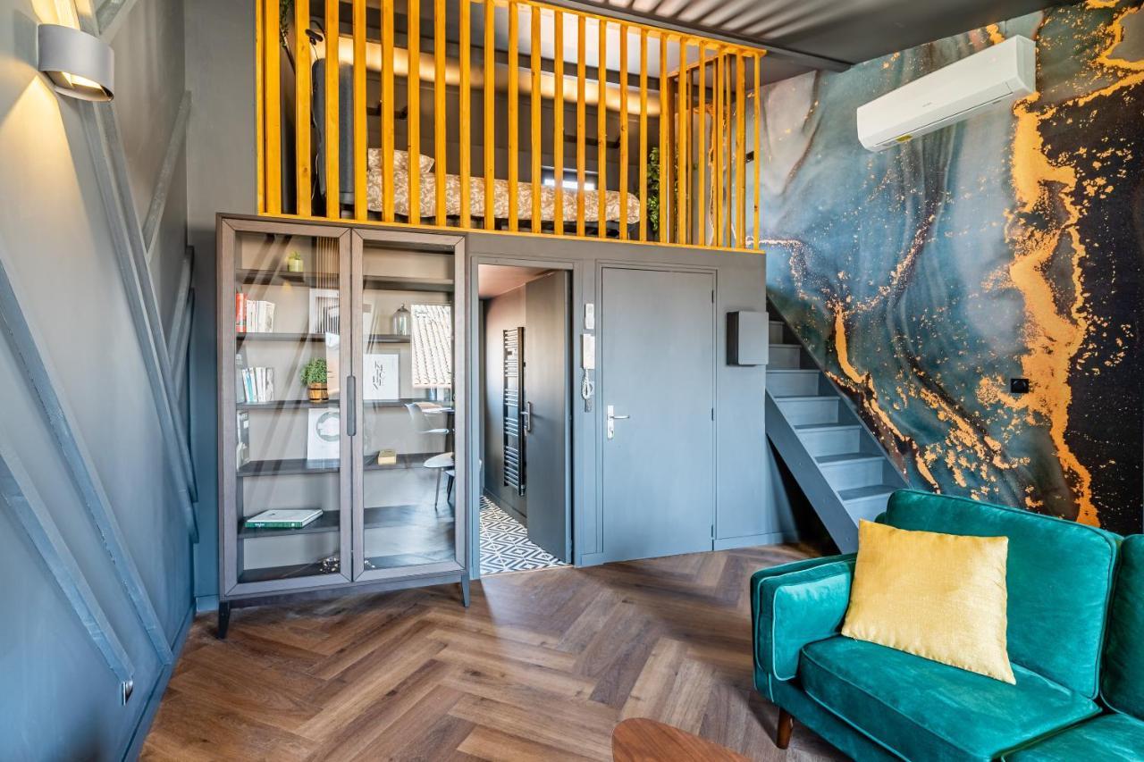 LOFT EN VILLE - Duplex Terrasse coeur historique avec vue dégagée&Parking souterrain Offert La Ciotat Esterno foto